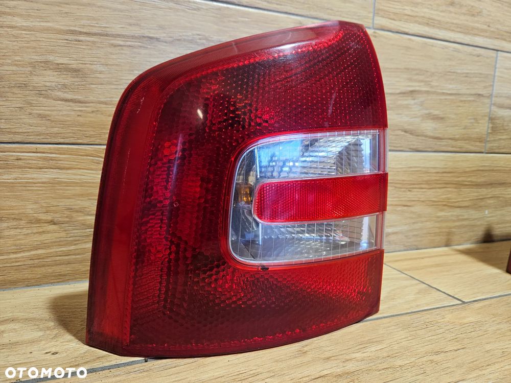 Skoda Octavia II Kombi Lampa Tył Lewa