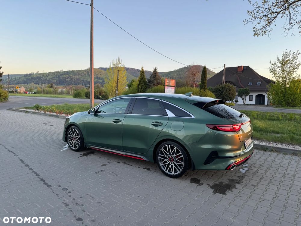 Kia ProCeed - 10