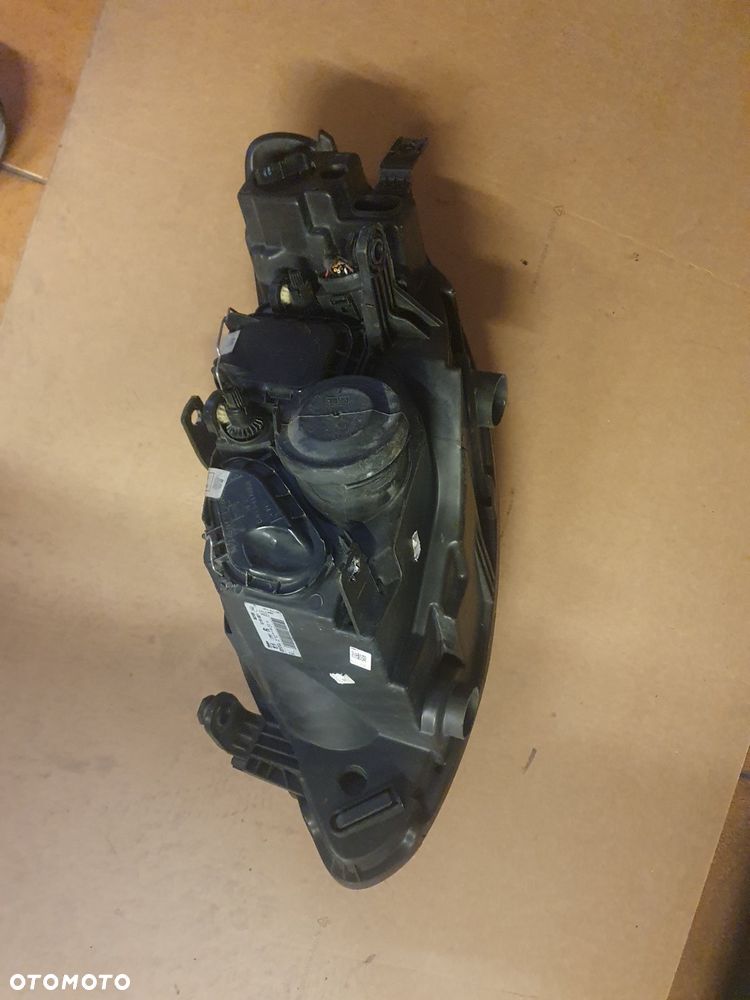 REFLEKTOR PRAWY SEAT IBIZA IV 4 - 5