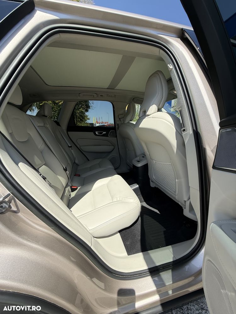 VOLVO XC60 2023 — imagine 23