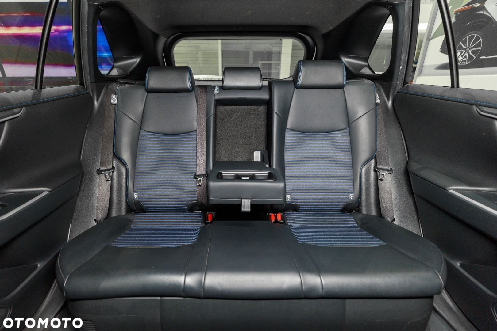 Toyota RAV4 - 7