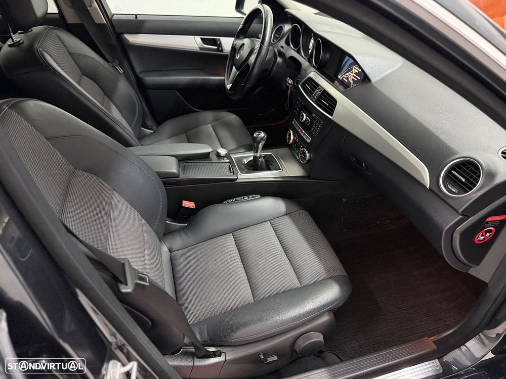 Mercedes-Benz C 220 Station CDI DPF BlueEFFICIENCY Avantgarde Edition - 25