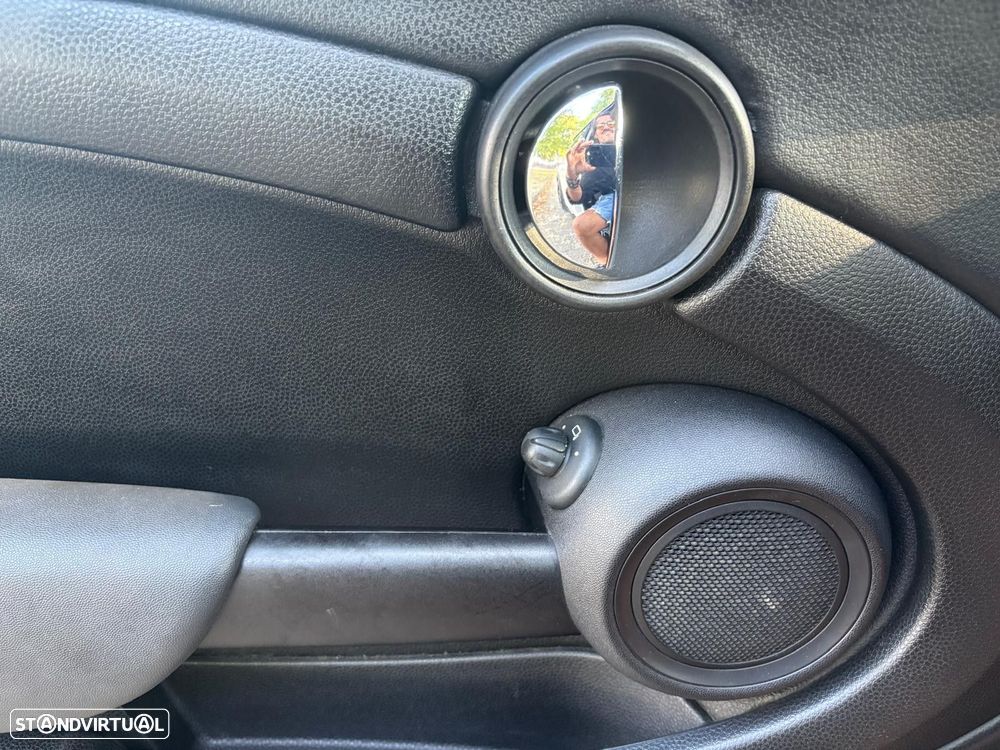 MINI 3 Portas Cooper D - 27