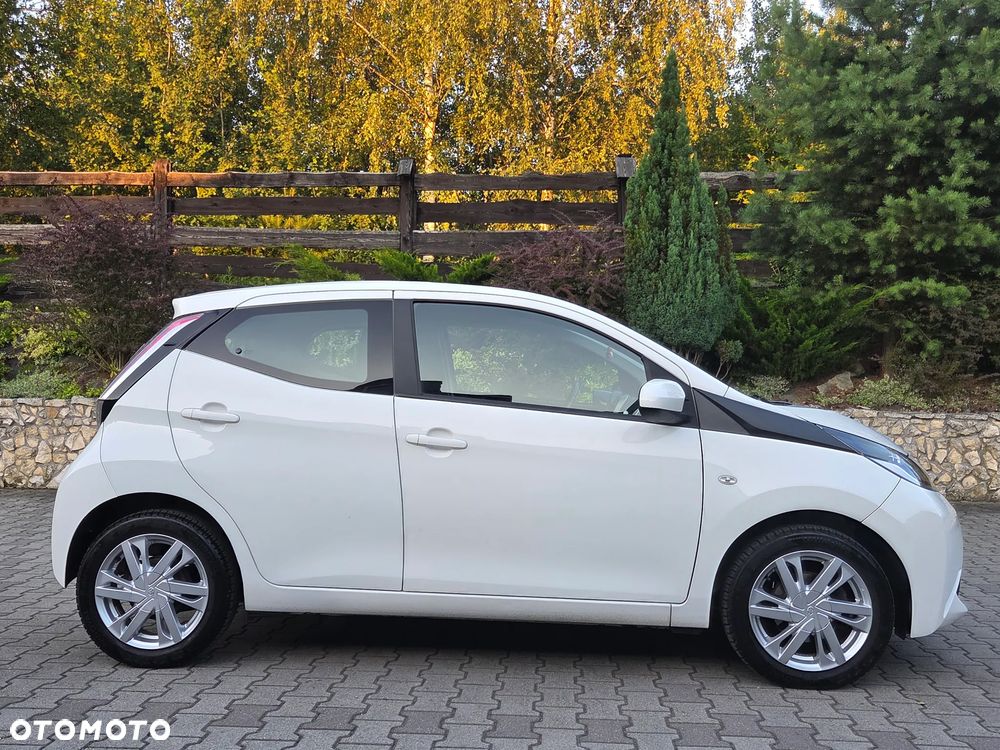 Toyota Aygo x-play touch - 10