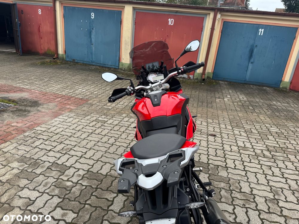 BMW XR - 18