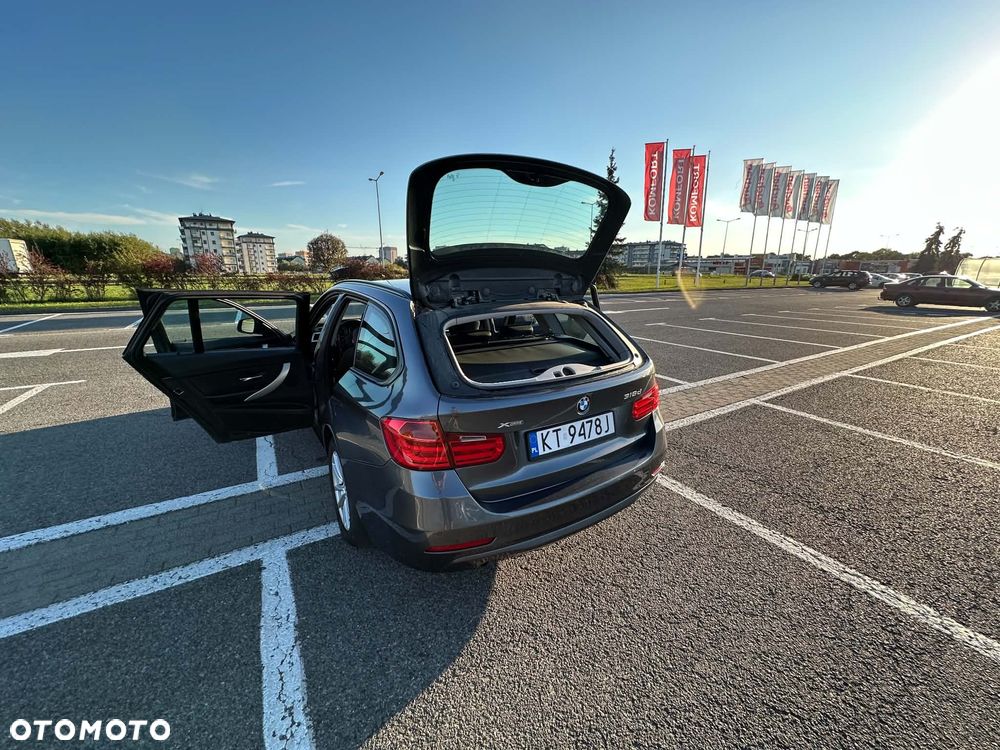 BMW Seria 3 318d xDrive - 7
