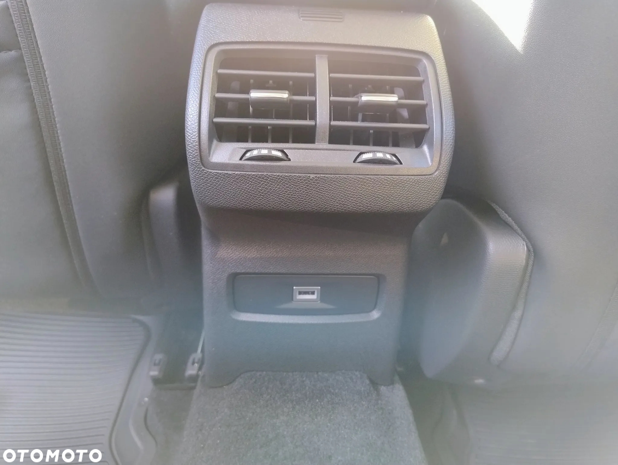 Citroën C4 1.2 PureTech Max S&S EAT8 - 27