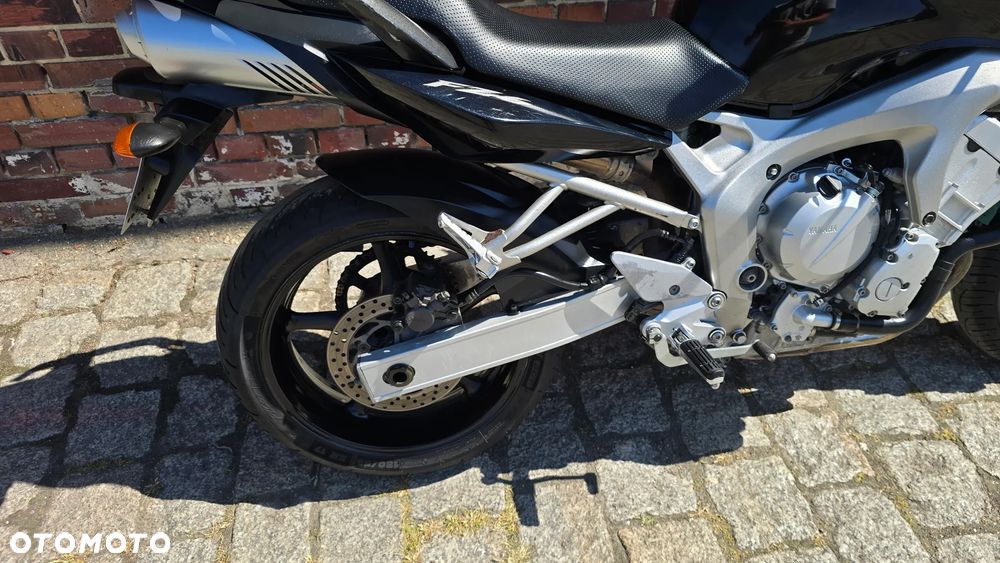 Yamaha FZ6 - 22