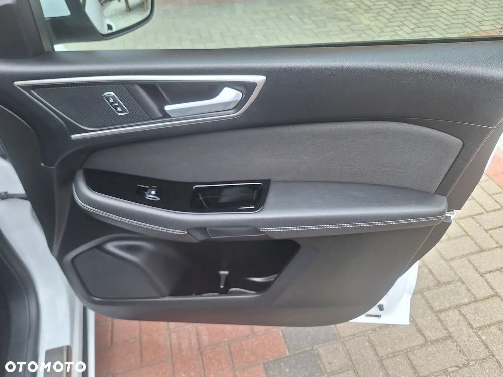 Ford S-Max 2.0 TDCi 4WD Titanium PowerShift - 37