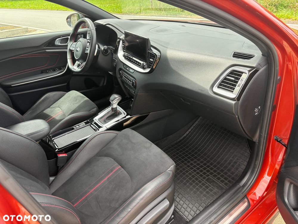 Kia Ceed 1.6 T-GDI GT DCT - 22