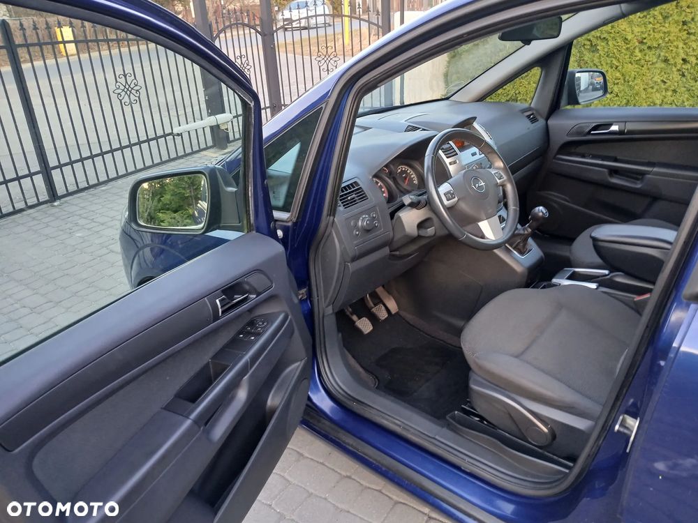 Opel Zafira - 17