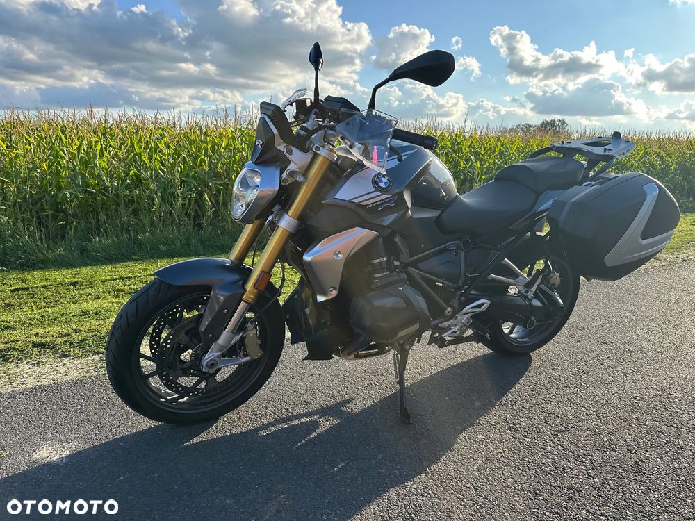 BMW R - 1