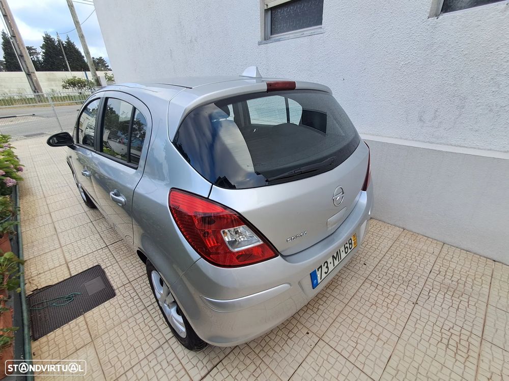 Opel Corsa 1.2 Enjoy Easytronic - 4