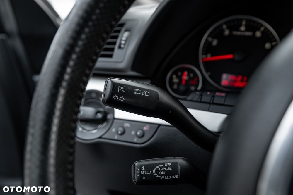 Audi A4 Avant 1.8 T quattro - 32