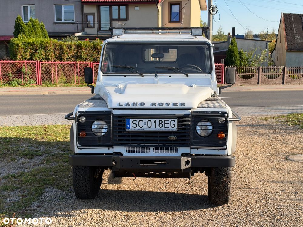 Land Rover Defender 2011 photo 3