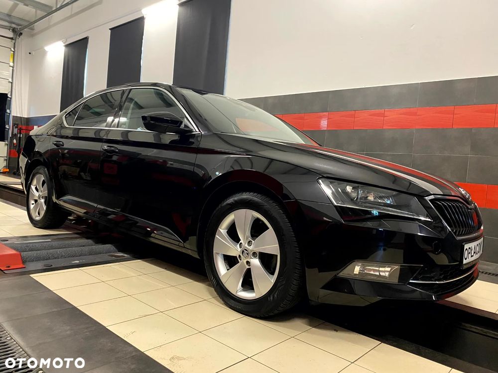 Skoda Superb 2018 photo 5