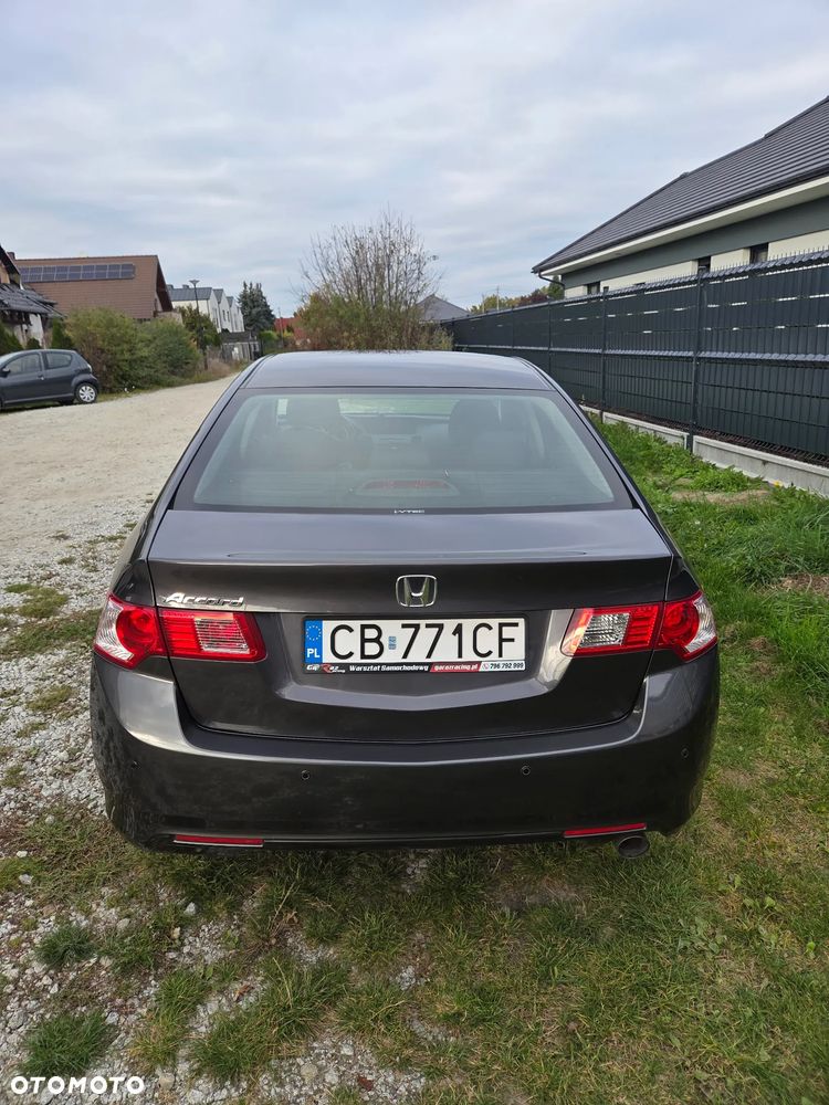 Honda Accord 2010 photo 3
