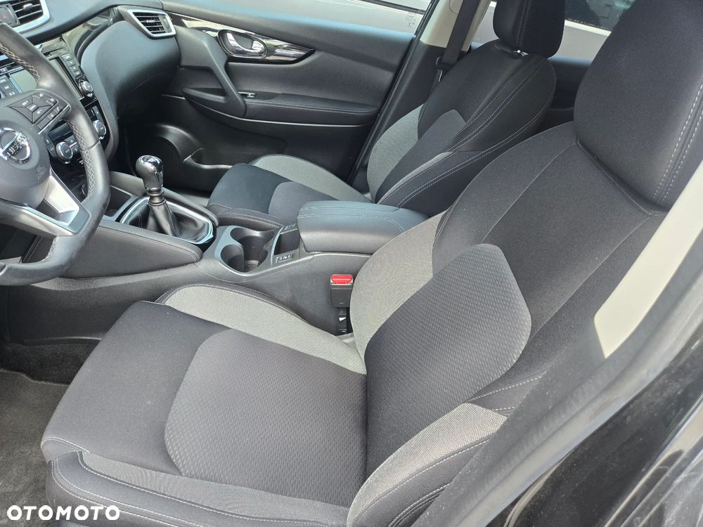 Nissan Qashqai 1.3 DIG-T AKARI - 26