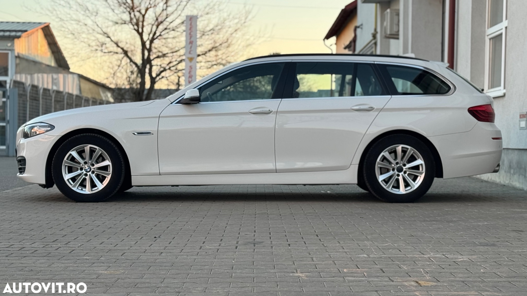 BMW Seria 5 520d xDrive Touring Aut. - 22