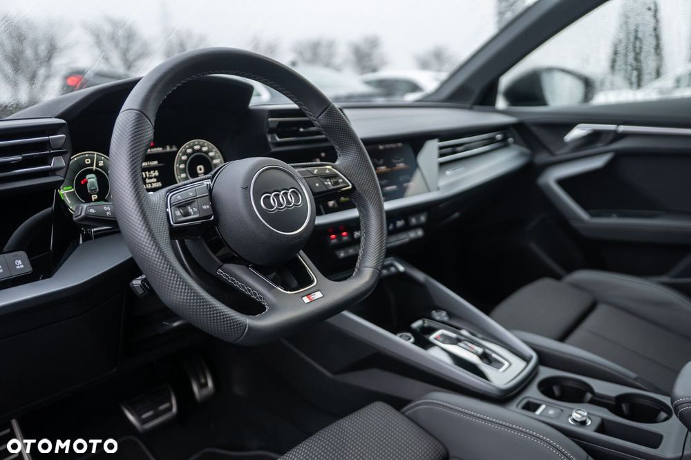 Audi A3 Sportback - 13