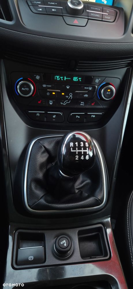 Ford Kuga 1.5 EcoBoost 2x4 Titanium - 25