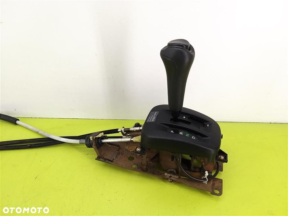 Mechanizm zmiany biegów lewarek Mitsubishi Carisma II 1999-2004 1.8 GDI - 2