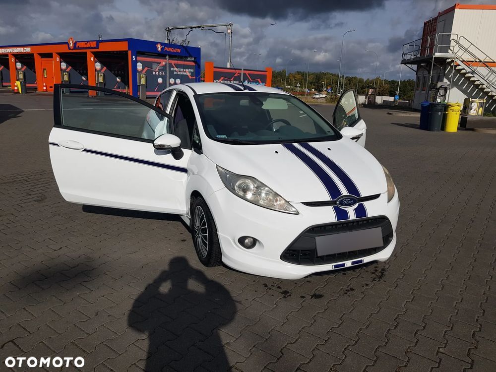 Ford Fiesta - 32