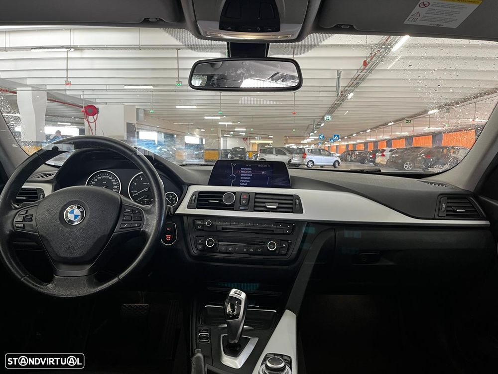 BMW 320 d Navigation Auto - 10