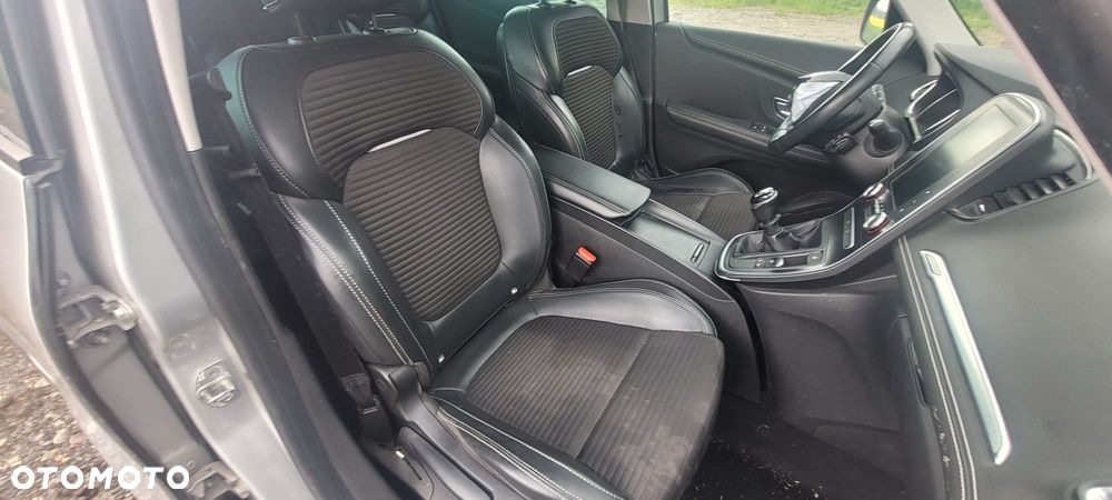 Renault Scenic ENERGY TCe 130 INTENS - 15