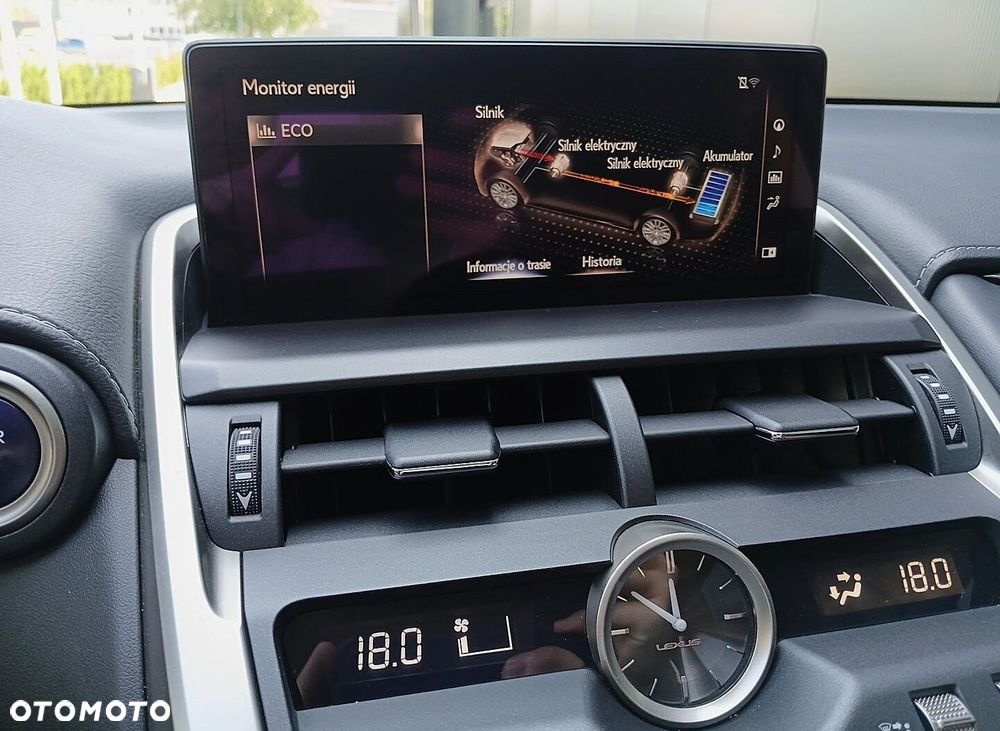 Lexus NX 300h F Impression AWD - 33