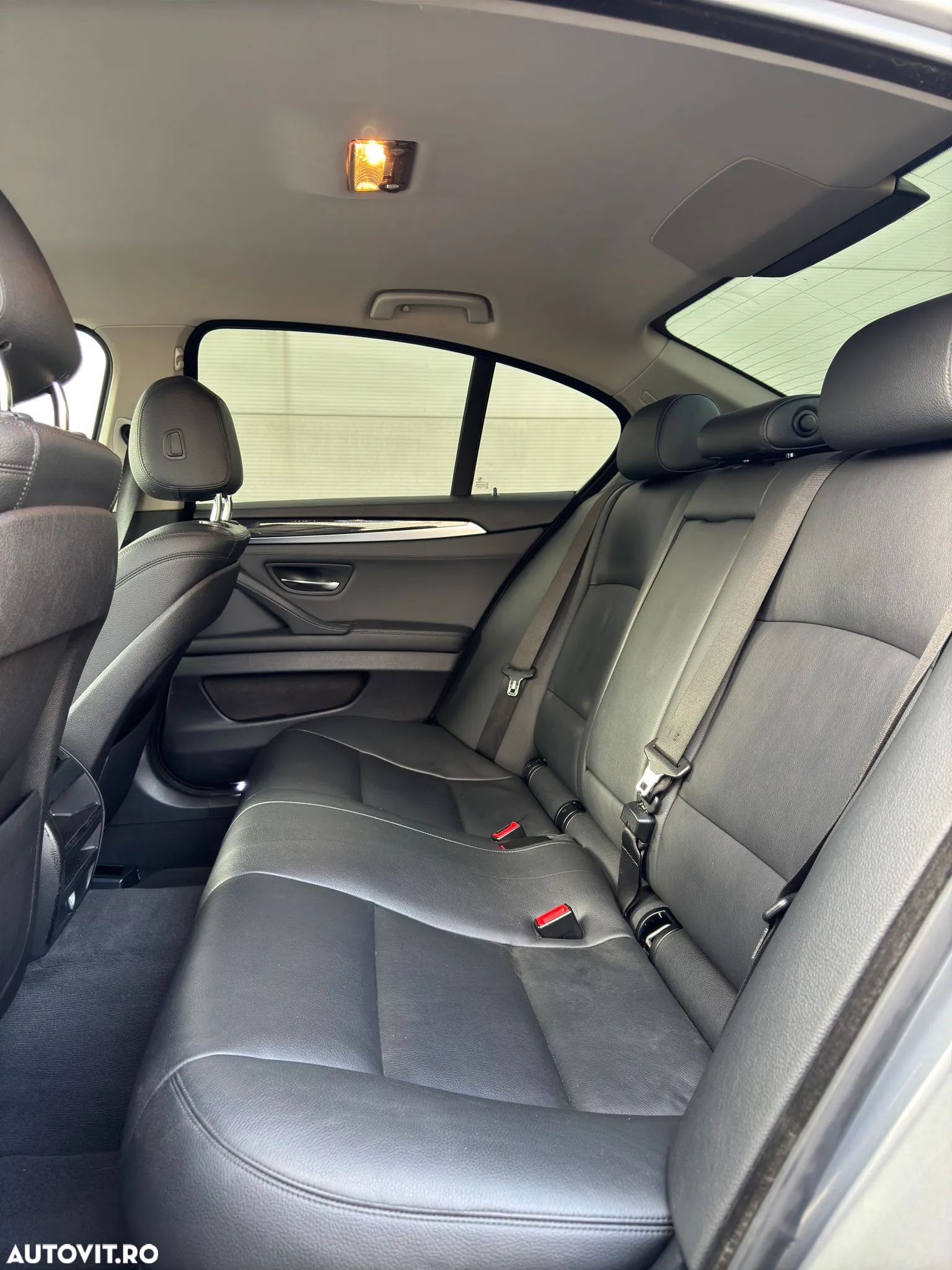 BMW Seria 5 520d xDrive - 8