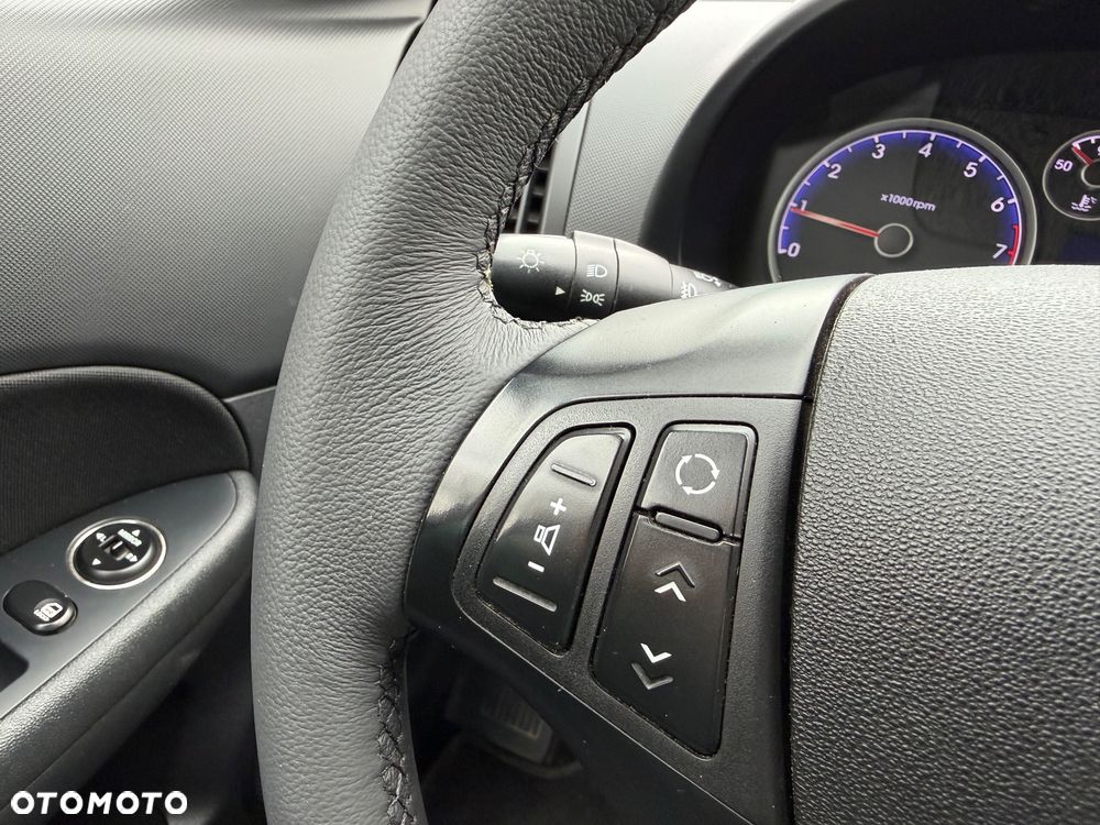 Hyundai i30 1.6 blue Style - 13