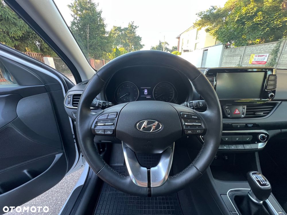 Hyundai i30 1.5 T-GDI 48V Classic + - 25