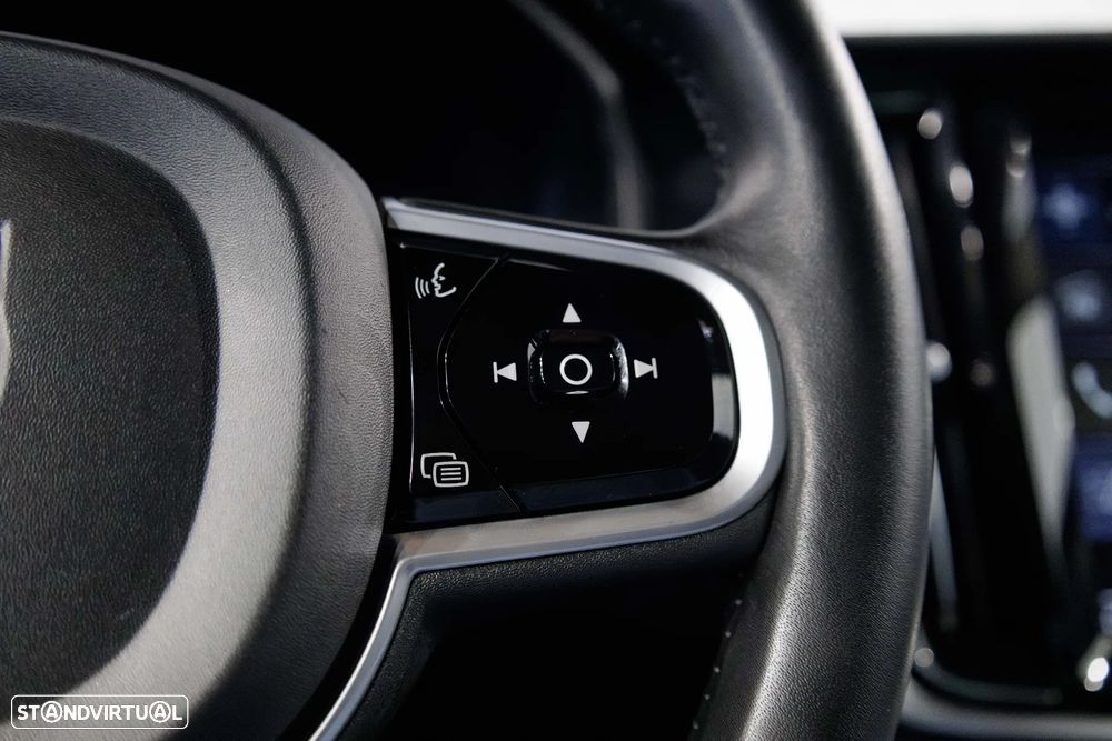 Volvo S90 2.0 T8 Momentum Plus AWD Geartronic - 31