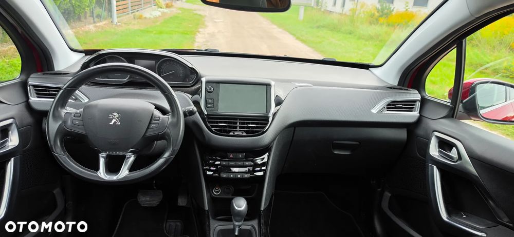 Peugeot 2008 1.2 Pure Tech Allure S&S EAT6 - 17