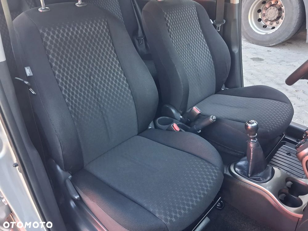 Toyota Urban Cruiser 1.33 4x2 Club - 32