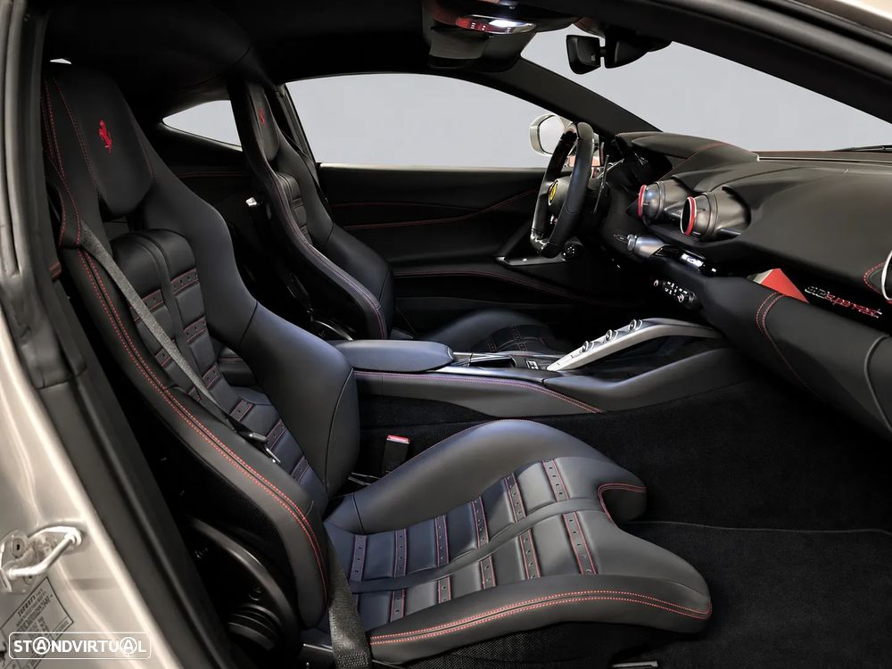 Ferrari 812 Superfast 6.5 V12 - 5