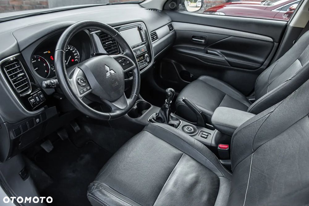 Mitsubishi Outlander 2.2 DI-D 4WD Diamant Edition - 7
