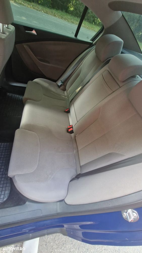 Volkswagen Passat 2.0 TDI BlueMotion Technology DPF Comfortline - 14