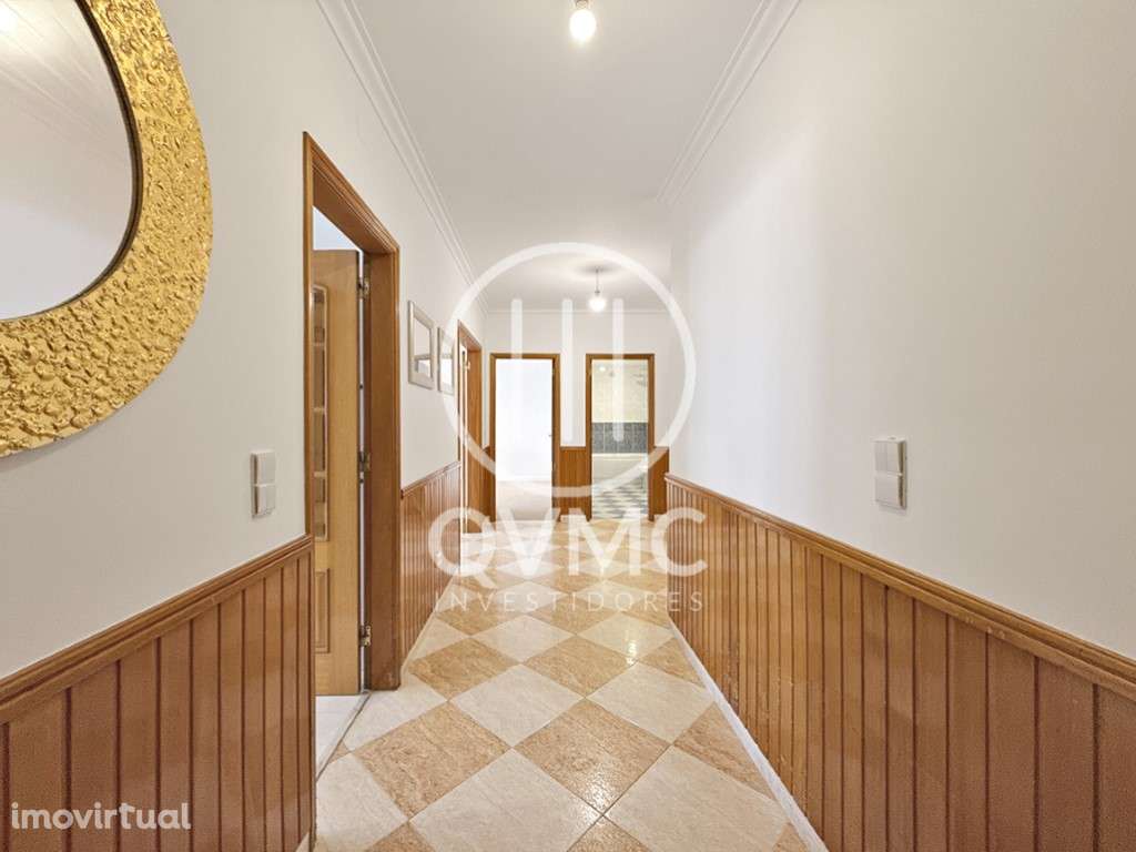 Apartamento T1 na Cavaleira com parqueamento e varanda - Grande imagem: 5/36