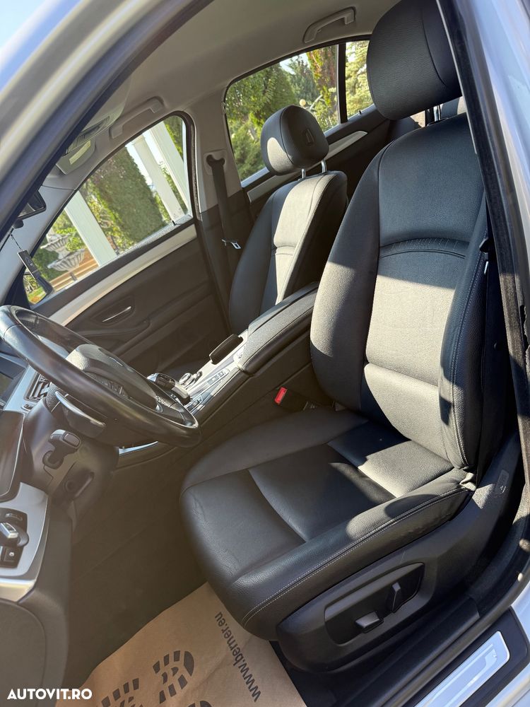 BMW Seria 5 520d AT - 11