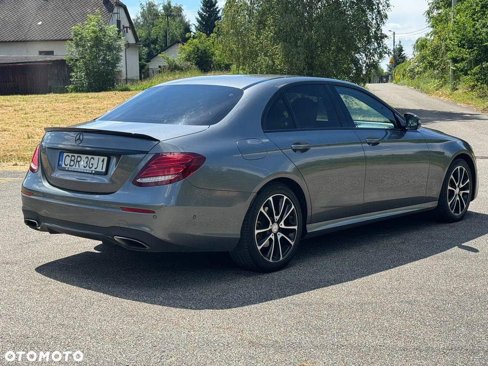Mercedes-Benz Klasa E 200 9G-TRONIC AMG Line - 13