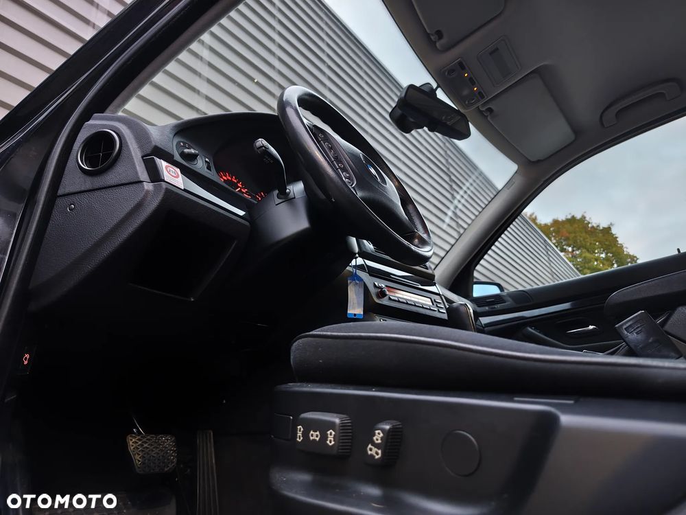 BMW Seria 5 - 29