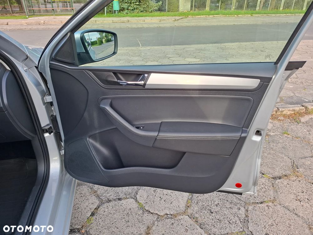 Skoda RAPID - 15