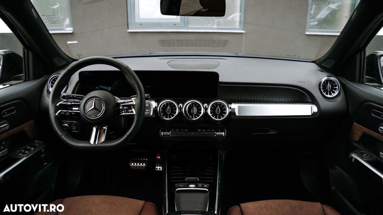 Mercedes-Benz GLB - 13