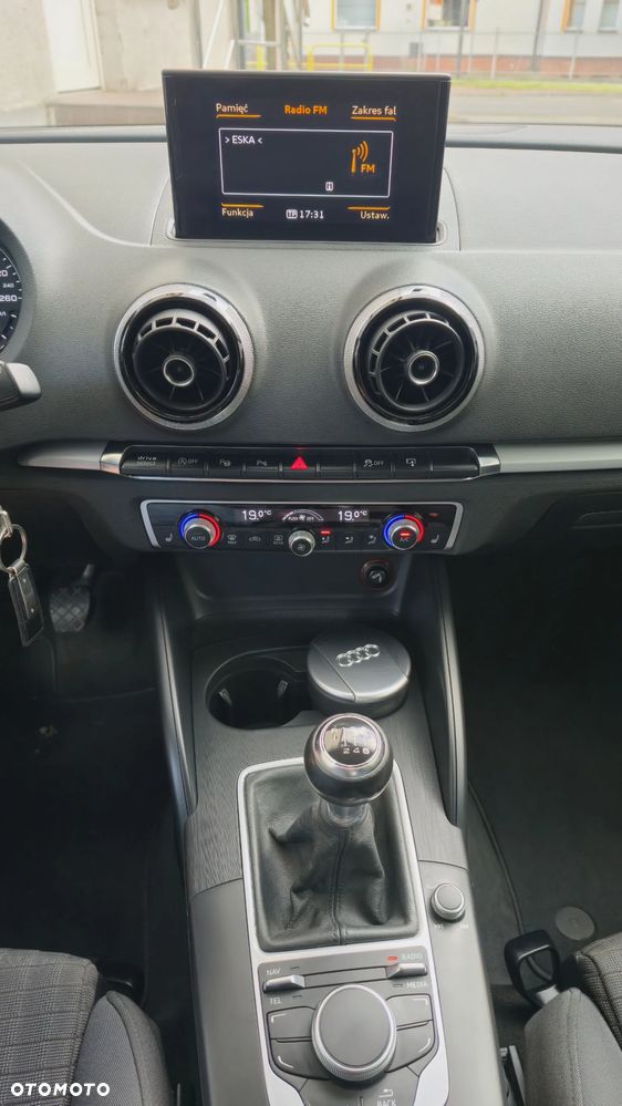 Audi A3 Sportback 2.0 TDI Ambiente - 8