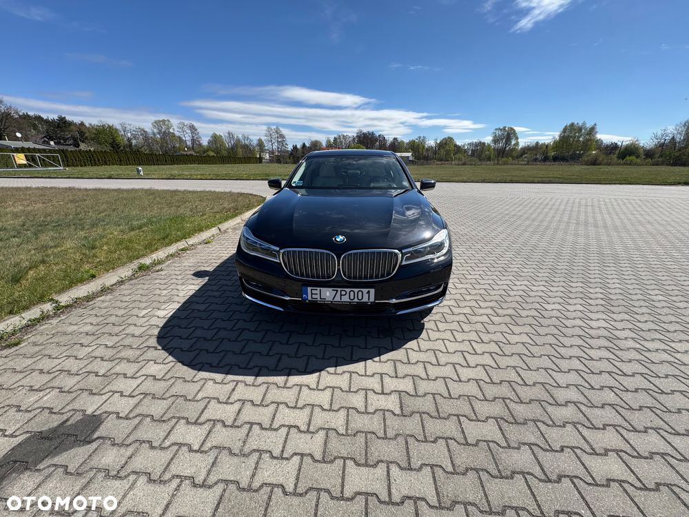 BMW Seria 7 750i xDrive - 2