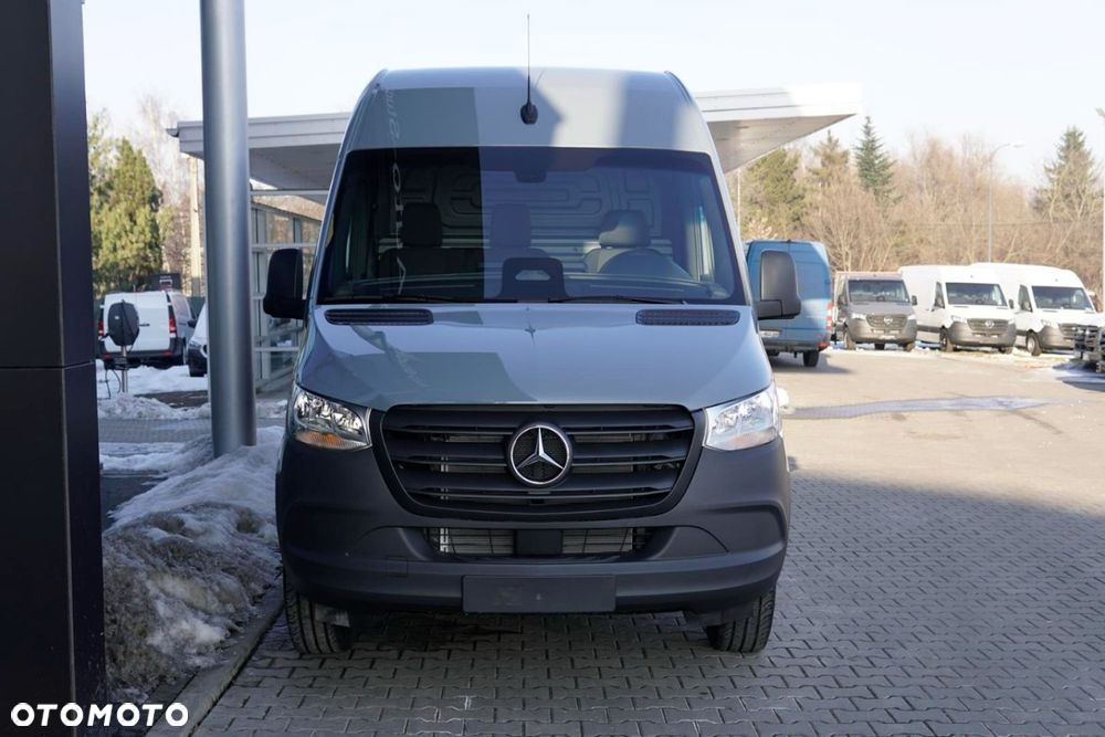 Mercedes-Benz Sprinter - 2