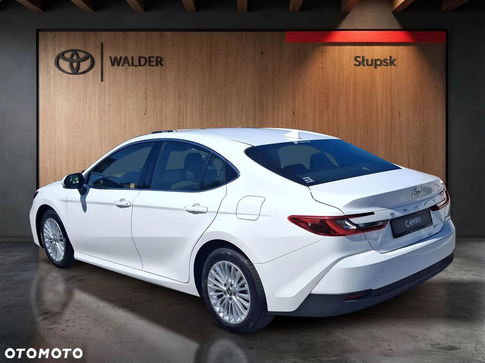 Toyota Camry - 3
