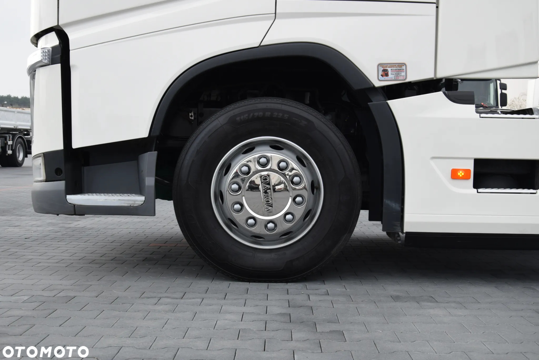 Volvo FH460 / EURO 6 / ACC / LEDY / FULL SPOILERY / SERWISOWANY / SPROWADZONY - 13